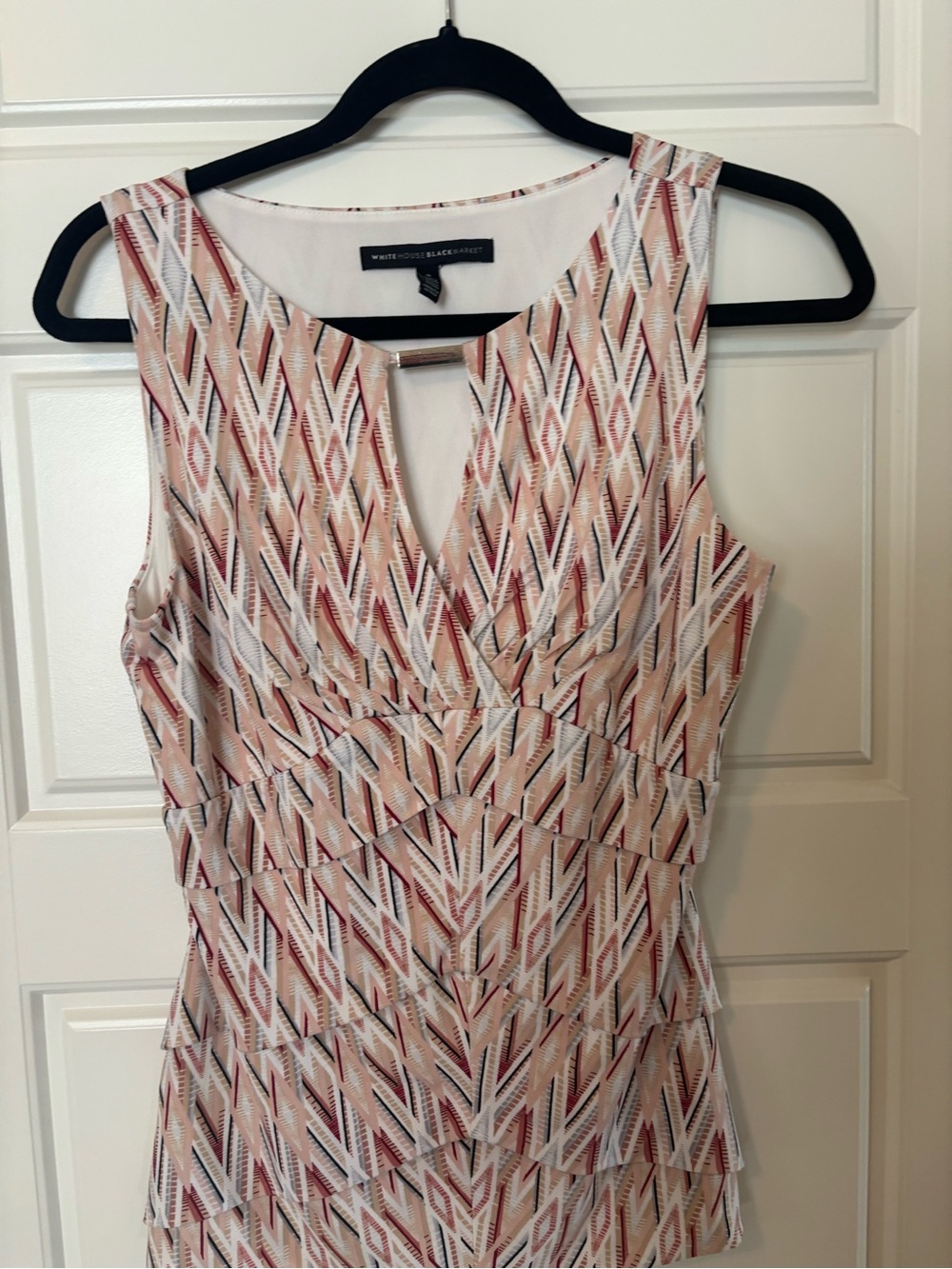 White House Black Market Sleeveless V-Neck Geometric Pink Cream Tank